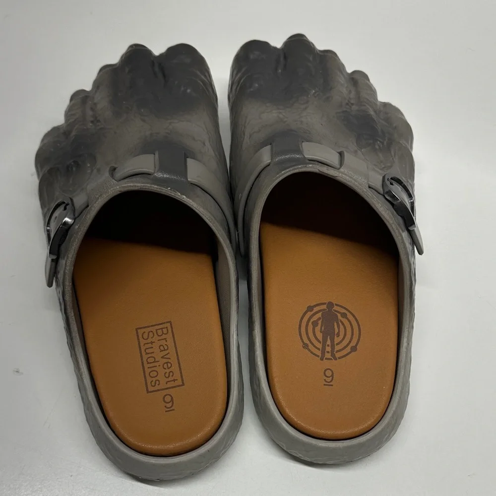 Bravest Studios x Kid Cudi Moon Clogs 15th Anniversary Man On Moon Men's Size 9